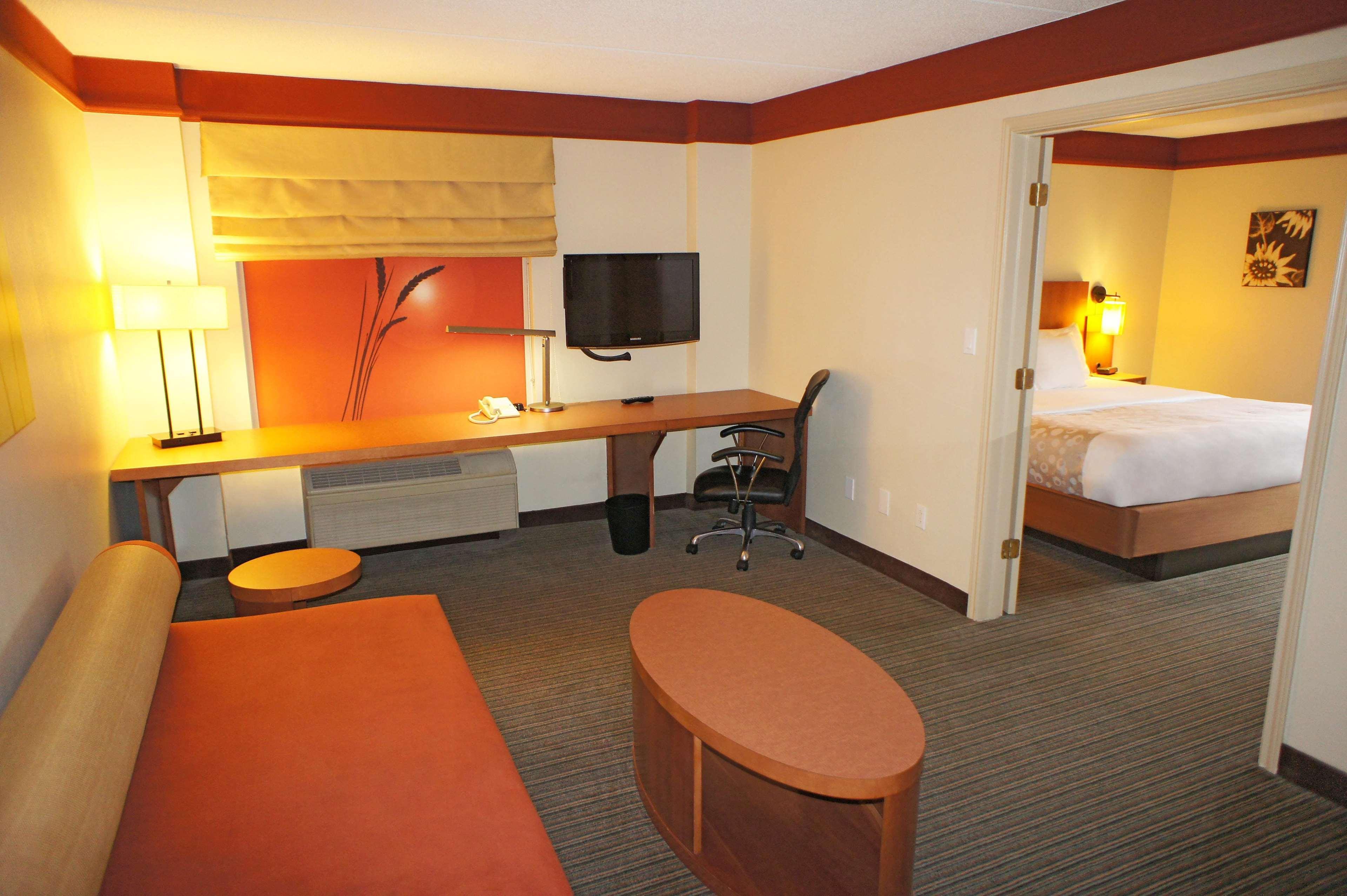 La Quinta By Wyndham Crabtree Hotel