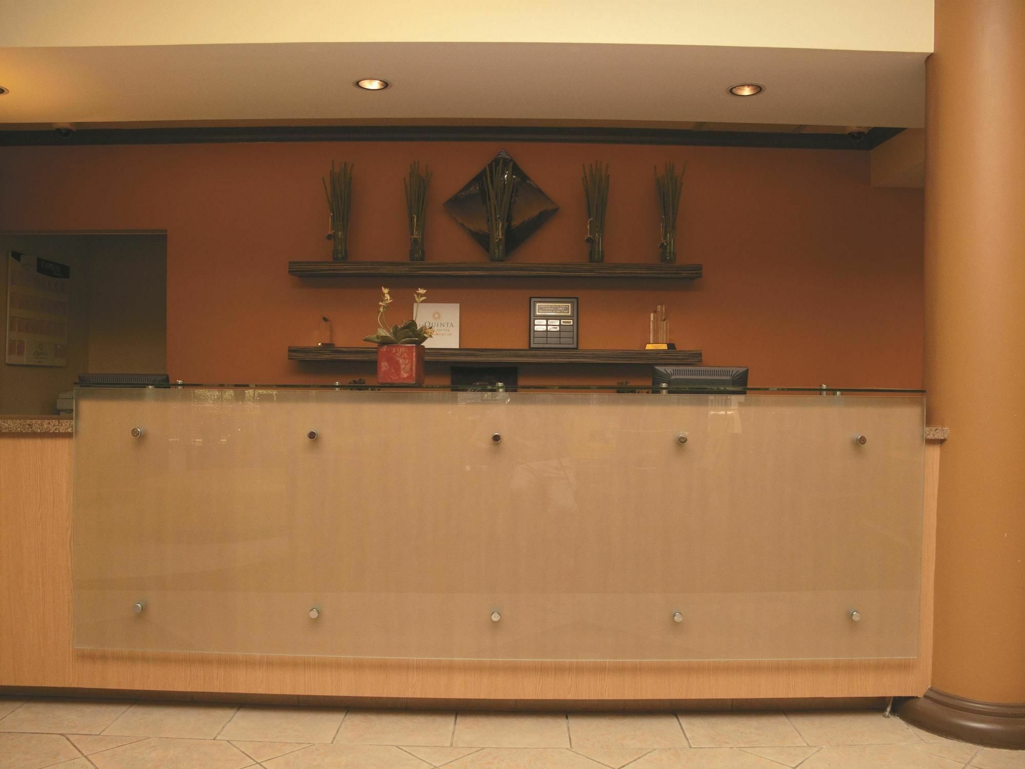 La Quinta By Wyndham Crabtree Hotel